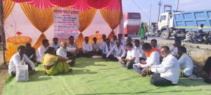 Read more about the article राळेगांव तालुक्यातील शेतकऱ्यांचे तहसील कार्यालया समोर दुसरा दिवस धरणे आंदोलन