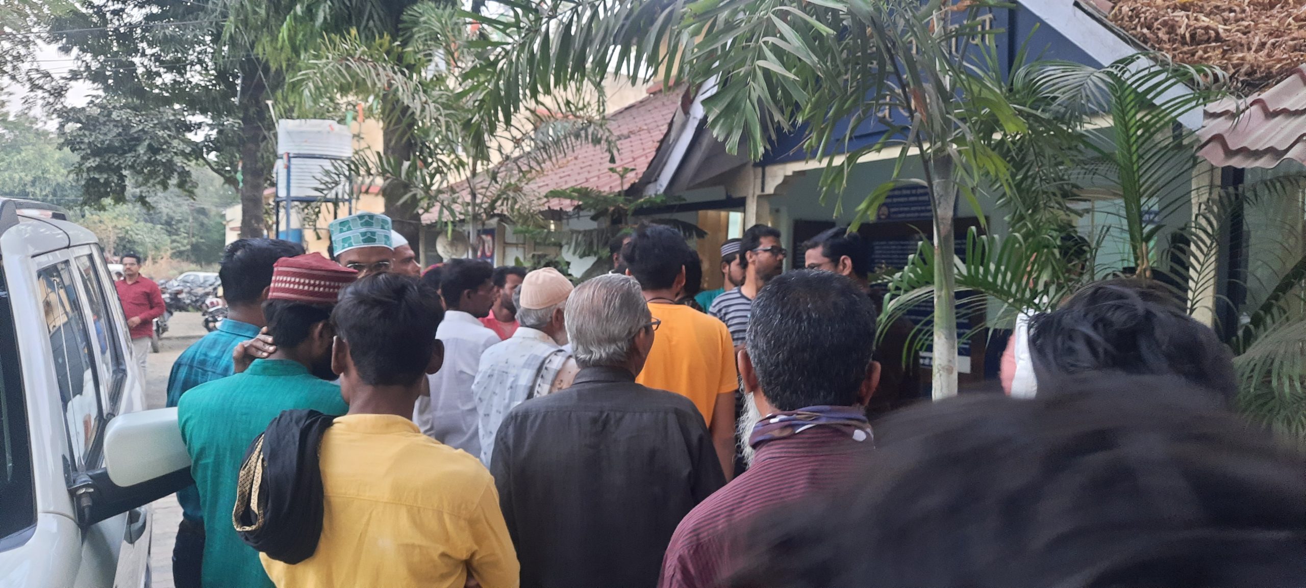 Read more about the article ट्रॅक्टर – ऍक्टिवा च्या अपघातात एकाचा मृत्यु ,दुसरा गंभीर जखमी,24 तासानंतरही कोणतीही कारवाई नाही,पोलीस प्रशासन सुस्त का?