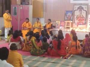 Read more about the article देव संस्कृती विश्वविद्यालय हरिद्वार येथील परीवीक्षाधीन विद्यार्थिनींनी केले योग व गायत्री मंत्राबद्दलचे मार्गदर्शन