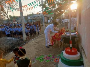 Read more about the article आष्टोणा ग्रामपंचायत येथे प्रजासत्ताक दिनी उपसरपंच शंकर वरघट यांच्या हस्ते ध्वजारोहण