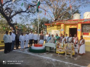 Read more about the article ग्रामपंचायत कीन्ही जवादे येथे प्रजासत्ताक दिनानिमित्त महीला ग्रामपंचायत सदस्यांचे हस्ते ध्वजारोहण