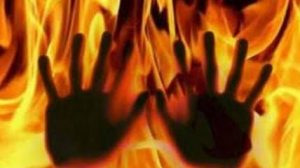 Read more about the article शिबला येथे पतीने पत्नीच्या अंगावर डीझल टाकून पेटविले, पत्नीचा उपचारादरम्यान  मृत्यू