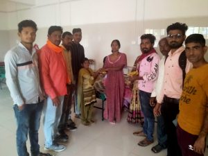 Read more about the article पोंभूर्णा ग्रामीण रुग्णालयात मुख्यमंत्री एकनाथ शिंदे यांच्या वाढदिवसा निमीत्ताने  फळ व गरोदर मातांना बेबी कीटचे वाटप