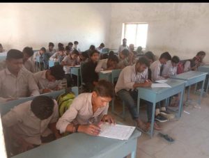 Read more about the article स्वामी पेंडसे गुरुजी विद्यालय येथे भव्य स्पर्धा परीक्षेचे आयोजन