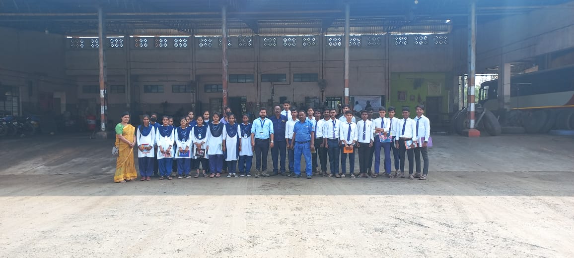 Read more about the article ऑटोमोबाइल विद्यार्थ्यांची एसटी आगार तिरोड़ा वर्कशॉप ला  क्षेत्रभेट