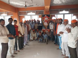 Read more about the article कर्करोगाने ग्रस्त असलेल्या बालकाच्या उपचारासाठी गावकऱ्यांनी केली मदत