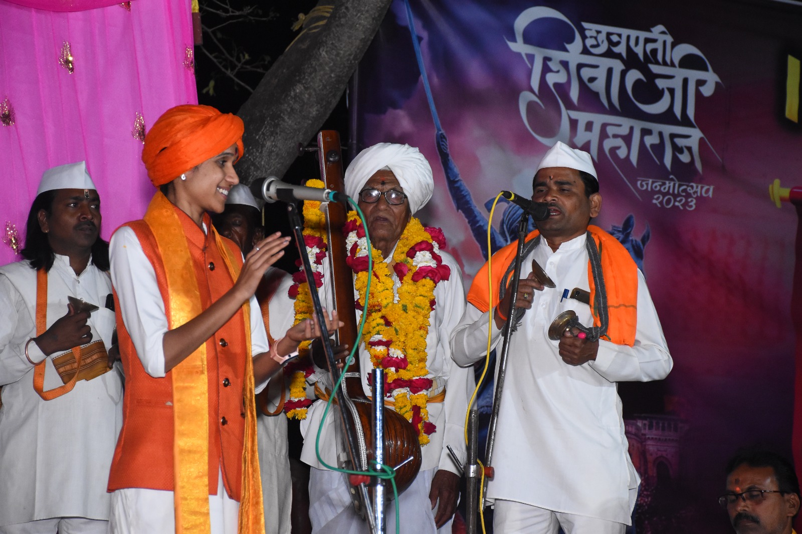 Read more about the article आई वडील जगातले उत्तम संस्कार करणारे विद्यापीठ : ह.भ.प.कांचनताई शेळके,छत्रपती शिवाजी महाराज जयंतीनिमित्त कीर्तनाचा कार्यक्रम