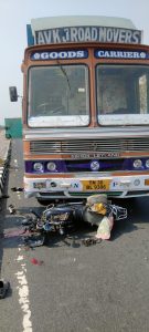 Read more about the article राष्ट्रीय महामार्गावर कारेगाव फाट्याजवळ ट्रकची दुचाकीला जोरदार धडक दुचाकीस्वार गंभीर जखमी