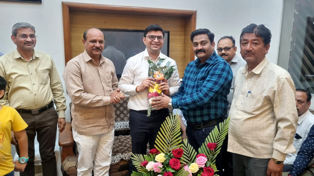 Read more about the article श्री संताजी महाराज सभागृहा करिता निवेदन