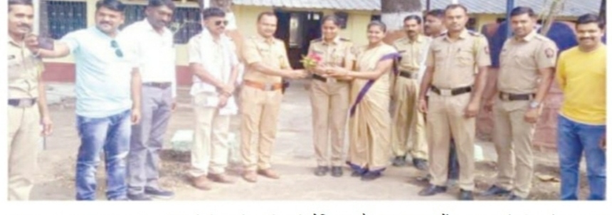 Read more about the article विद्या राठोड या एक दिवसीय ठाणेदार ,ठाणेदार प्रताप बोस(पोलिस निरीक्षक )यांनी एक दिवसीय चार्ज देऊन केला महिला पोलिस कर्मचाऱ्यांचा सन्मान