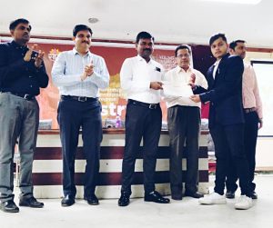 Read more about the article महाविद्यालयीन अध्यक्ष पदावर निवड झाल्याबद्दल  रिपल डोंगरे यांचा नागपुरात  सत्कार