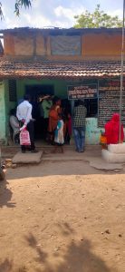 Read more about the article <em>अंगणवाडीच्या सेविका मदतनीस च्या पदभरतीसाठी महिलांची अंगणवाडी कार्यालयात गर्दी</em>