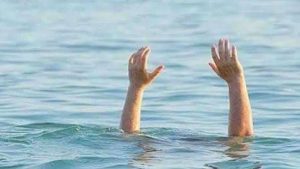 Read more about the article धक्कादायक: नगर परिषद जलतरण तलावच्या बाजुला कुजलेल्या अवस्थेत वयोवृद्ध पुरुषाचा मृतदेह आढळला