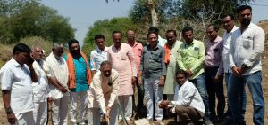 Read more about the article आट्रीच्या नाल्यावर 32 मीटर 200 लांबीचा सिमेंट बंधाऱ्यामुळे एनआरपीच्या विहिरीची पाणी पातळी वाढणार.<br>आट्रीच्या नाल्यावर सिमेंट बंधाऱ्याचे भूमिपूजन.