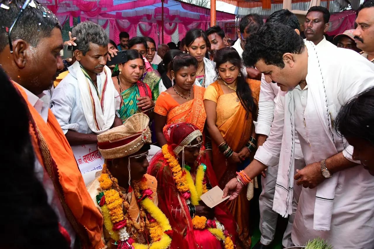 Read more about the article कोरटा येथे आदिवासी बांधवांचा काल भव्य सामुदायिक विवाह सोहळा संपन्न