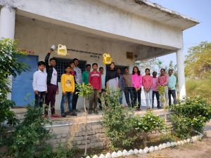 Read more about the article सर्वोदय विद्यालयात पक्ष्यासाठी पाणी व चाऱ्याची व्यवस्था