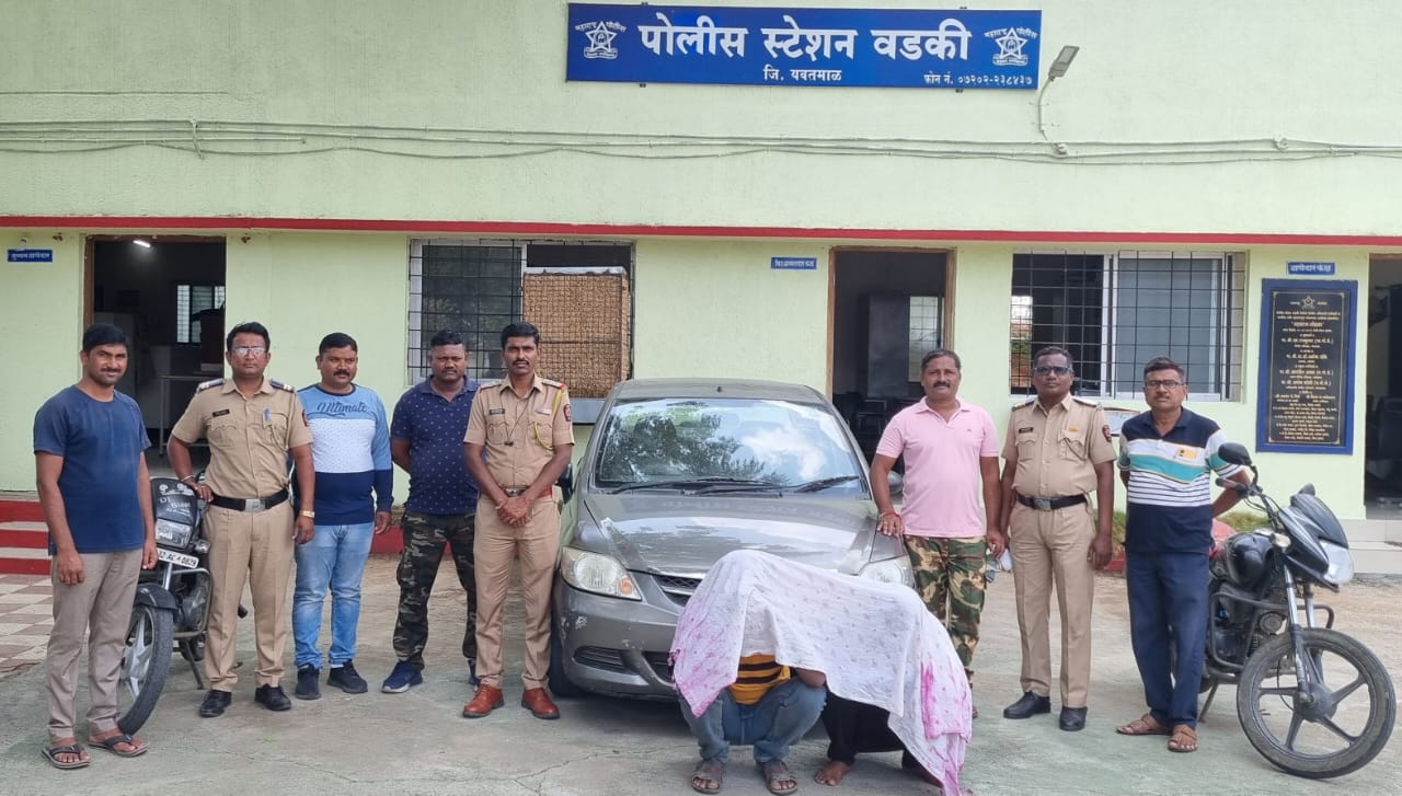 Read more about the article तोतया पोलिस बनत दोघांना   लुटले, ठाणेदार विजय महल्ले यांची  कारवाई  ,पाच तासात अटकेत