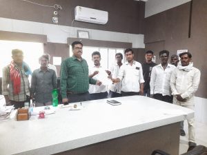 Read more about the article <em>मत्स्यव्यवसाय करणाऱ्या दुकानदारांना देवळी येथे आठवडी बाजारात नियोजित जागेचे आखणी करण्याची मागणी</em>….