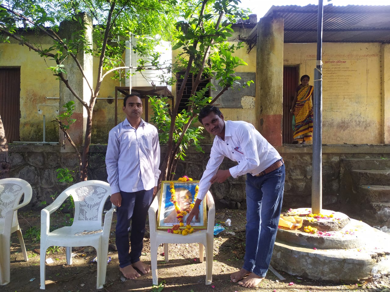 Read more about the article जि. प. शाळा नागेशवाडी येथे महाराष्ट्र दिन व कामगार दिननिमित्ताने ध्वजारोहणाचा कार्यक्रम पार पडला