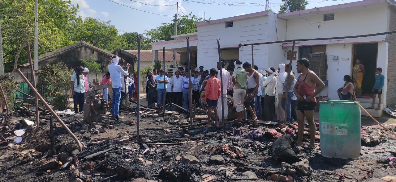 Read more about the article घराला आग लागून नुकसान,आगीचे  कारण अद्याप अस्पष्ट