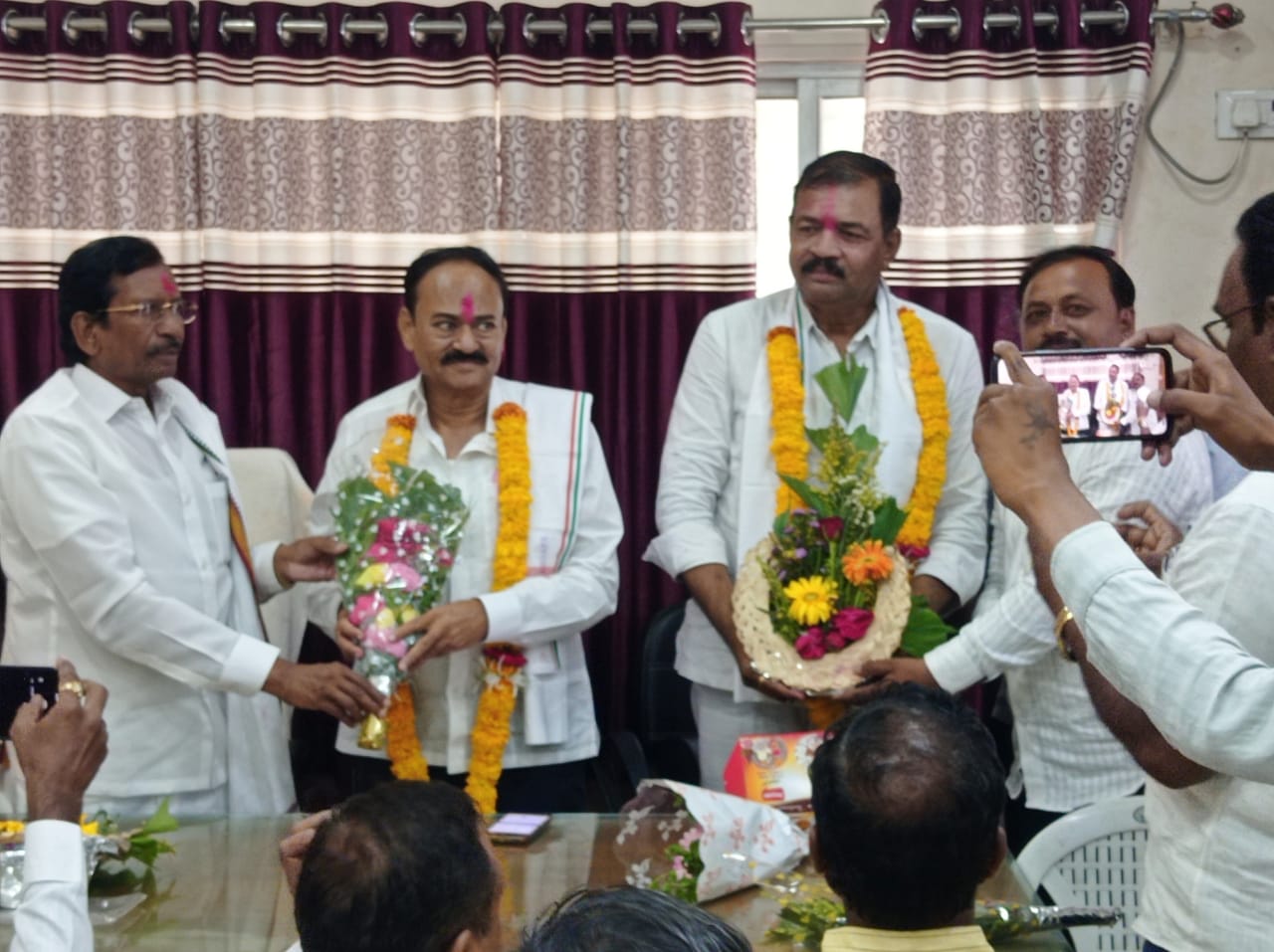 Read more about the article राळेगाव कृषी उत्पन्न बाजार समितीच्या सभापतीपदी अडव्होकेट प्रफुल्लभाऊ मानकर यांची चौथ्यांदा निवड तर उपसभापतीपदी ईंजिनियर अरविंदभाऊ वाढोणकर