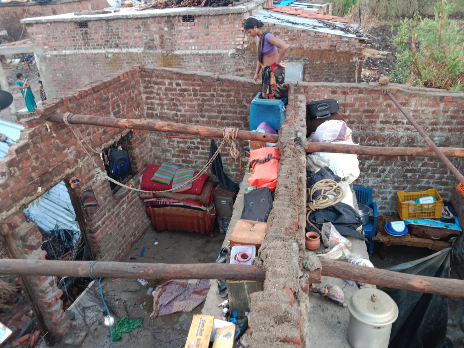 Read more about the article <em>चिंचोली येथे वादळी वाऱ्यामुळे मोठे नुकसान</em>