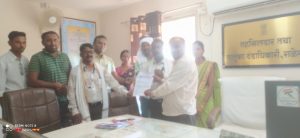 Read more about the article तहसिलदार मार्फत मुख्यमंत्र्यांना  वचिंत बहुजन आघाडीचे उमेश कांबळेे यांचे निवेदन