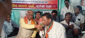 Read more about the article भारतीय जनता पक्षाच्या उपोषणाला यश,आमदार दादाराव केचे व मुख्याधिकारी शहा यांच्या मध्यस्थीने उपोषणाची सांगता