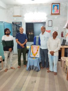 Read more about the article <em>सावित्रीबाई फुले वाचनालयात राजमाता जिजाऊ माँसाहेब यांना स्मृतीदिनी अभिवादन</em>