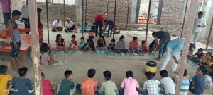 Read more about the article गुरुवर्य स्वामी बस्वलिंग महादेव मंदिरात वरून राजाला प्रसन्न करण्यासाठी महाप्रसादाचे आयोजन