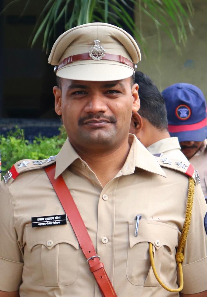 Read more about the article बिटरगांव पोलीस निरीक्षक प्रताप भोस साहेब यांची यवतमाळ येथे बढती,नवनियुक्त ठाणेदार म्हणून सुजाता बनसोड यांची  बदली