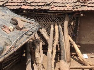 Read more about the article ऋतुचक्र मानानुसार आपला असर दाखविणारी खापर कवेलूची घरे होत आहेत विलुप्त