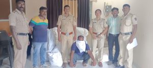 Read more about the article नवनियुक्त ठाणेदार सुजाता बनसोड यांची धडाकेबाज कारवाई  , अंदाजे सहा लाख रुपये किमतीचा प्रतिबंधित गुटखा बिटरगाव पोलिसांनी केला जप्त