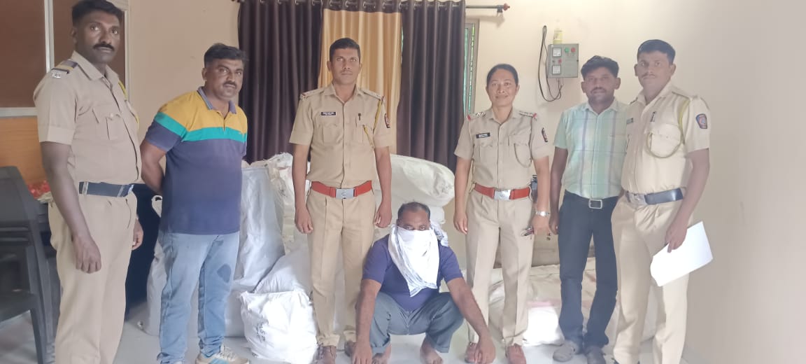 Read more about the article ठाणेदार सुजाता बनसोडे यांची धडक कारवाई तब्बल५,९९,६०० रू. चा गुटखा जप्त (गुटखा तस्करांच्या आवळल्या मुसक्या)