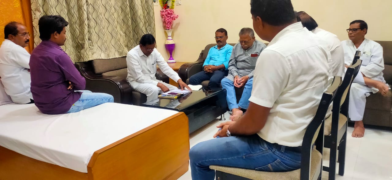 Read more about the article प्रा. वसंत पुरके यांच्या आरोप राळेगाव येथे पत्रकार परिषद ठेवली आकडेवारी,नऊ वर्षात मोदी सरकार सर्व आघाडीवर अपयशी