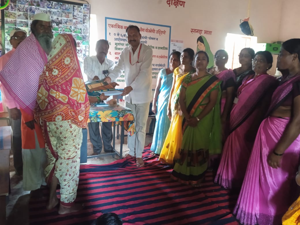 Read more about the article जळका अंगणवाडीत सेवा निवृत मदतनीस यांचा निरोप समारंभ व सत्कार