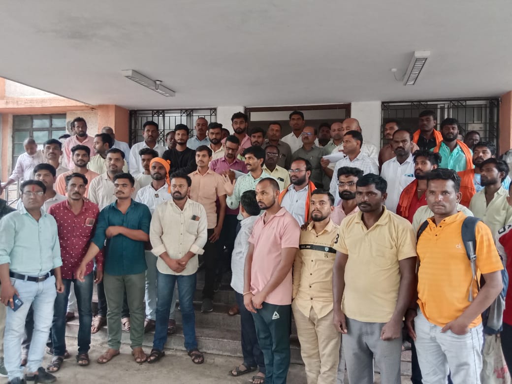 Read more about the article <em>सकल मराठा समाज महागाव तालुक्याच्या वतीने दत्ता पाटील हडसनीकर यांच्या उपोषणाला पाठिंबा</em>