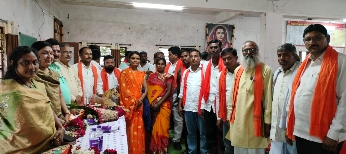 Read more about the article <em>उमरखेड येथे तालुका शिवसेना आढावा बैठक संपन्न..</em>