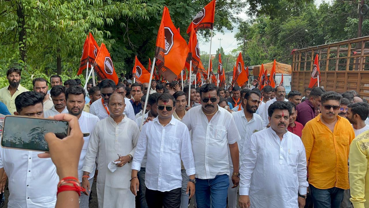 Read more about the article जिल्हाधिकारी कार्यालयावर मनसेचा विराट मोर्चा ,अतिवृष्टी, पूरग्रस्त व शेतकऱ्यांना भरीव मदत करण्याची शासनाकडे मागणी