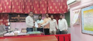 Read more about the article पाचोरा येथील पत्रकारावर आमदार च्या कार्यकर्त्यांनी केली मारहाण व शिवीगाळ,व्हॉइस ऑफ मीडिया च्या वतीने तहसीलदारांना निवेदन