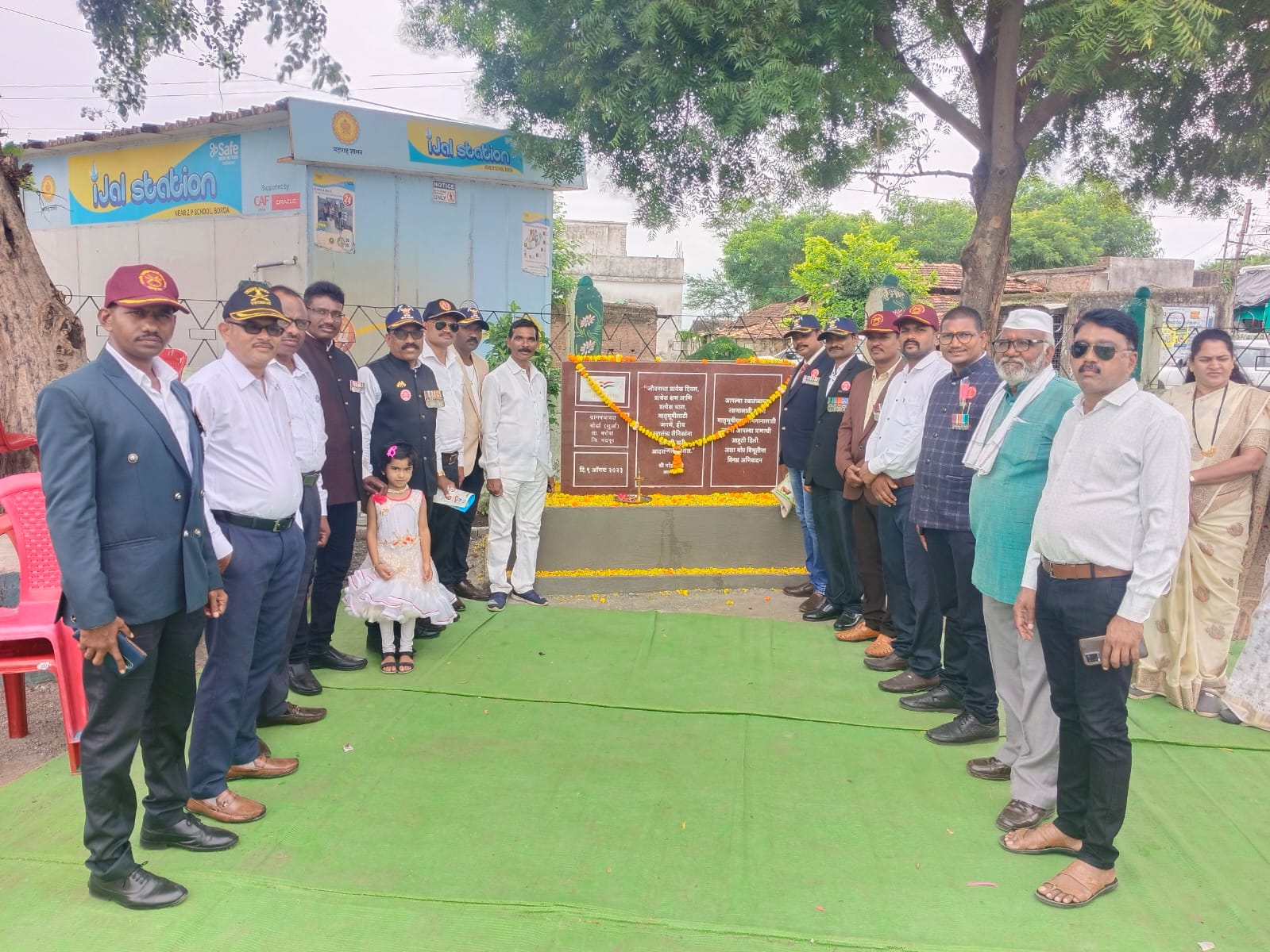 Read more about the article स्वातंत्र्य दिनाचे औचित्य साधून माजी सैनिकांचा सपत्नीक सत्कार, ग्राम पंचायत बोर्डा चा स्तुत्य उपक्रम