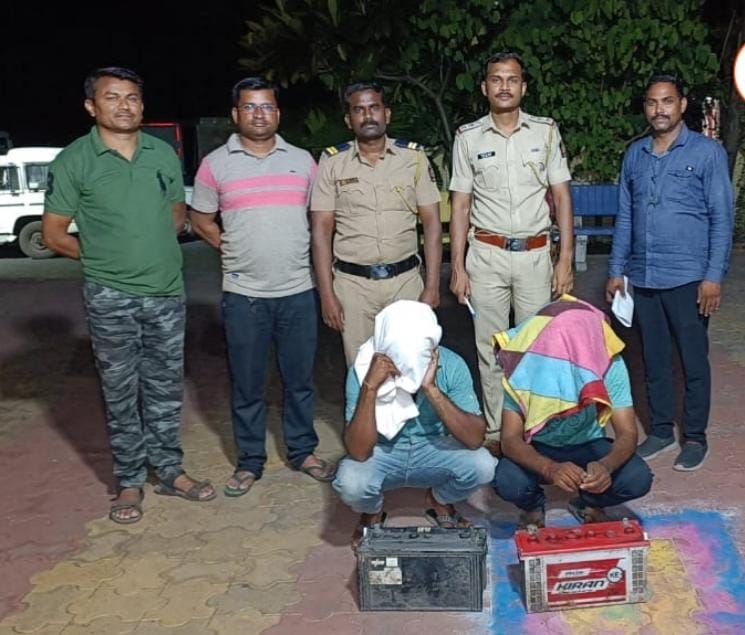 Read more about the article शिरपूर पोलिस व LCB ची कारवाई :- अवघ्या 12 तासात चोरीचा गुन्हा उघड, बॅटरी चोर शिरपूर पोलिसांच्या जाळ्यात