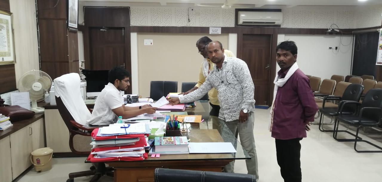 Read more about the article ग्रामसभेचा कोरम पूर्ण असतानाही ग्रामसभा रद्द केल्याने सरपंच सचिवावर कारवाई करा:  पळसकुंड (उमरविहिर) येथील ग्रामस्थांचे मुख्य कार्यकारी अधिकारी तथा गटविकास अधिकाऱ्यांना निवेदन