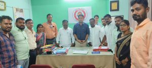 Read more about the article <em>मुख्य कार्यकारी अधिकारी बाल कल्याण यांच्या आश्वासनंतर लढा ह्या संघटनेचे उद्या होणारे आंदोलन तूर्तास मागे</em>