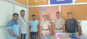 Read more about the article एम .पी .डी.ए. मधील फरार आरोपी यास इस्लामपूर येथे अटक