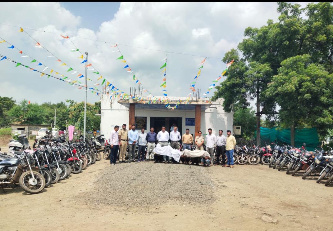 Read more about the article यवतमाळ व इतर जिल्हयातुन मोटार सायकल चोरी करणाऱ्या चोरटयांना ताब्यात घेवुन २८,९७,०००/- रुपये हस्तगत