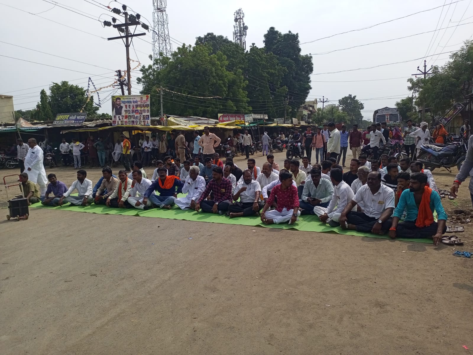 Read more about the article ढाणकी येथे सकल मराठा समाजाच्या वतीने जालना येथील अंतरवाली सराटी येथे झालेल्या आंदोलकांवर भ्याड हल्ल्याचा जाहीर निषेध