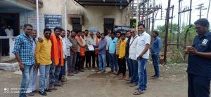 Read more about the article शेतीकरीता शेतक-यांना पिकाला पाणी देण्यासाठी दिवस रात्र विनाखंडीत विज पुरवठा करावा शिवसेनेचा इशारा (ऊ.बा.ठा.गट)