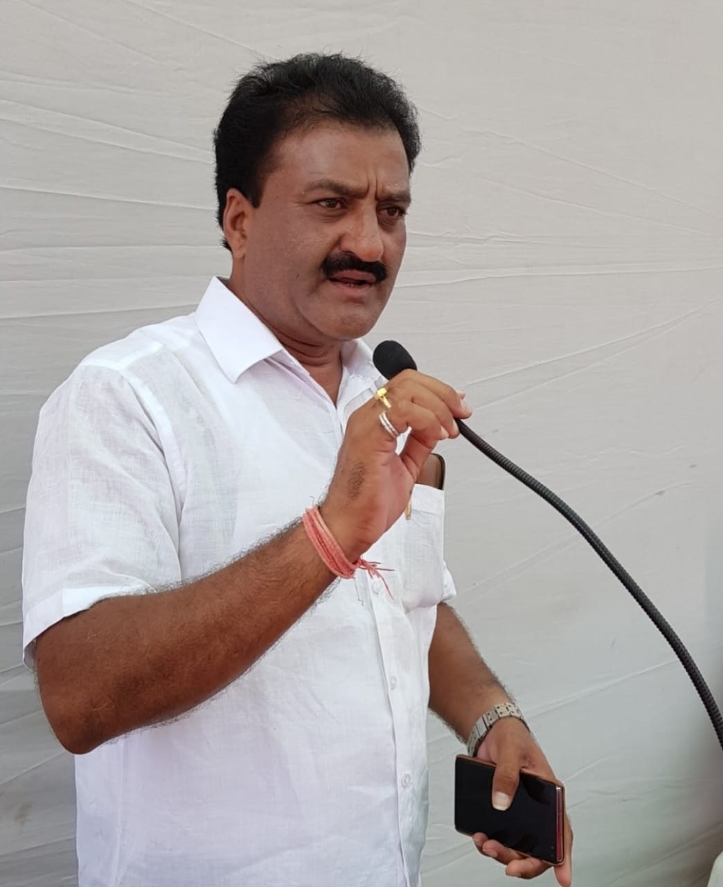 Read more about the article कालबाह्य झालेल्या बस मृत्यूला देत आहेत निमंत्रण