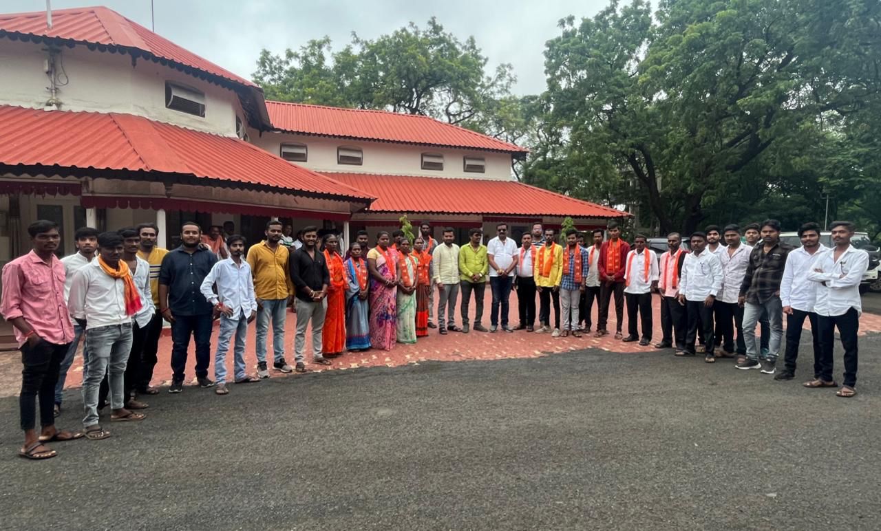 Read more about the article यवतमाळ शहरातील युवकांचा व महिलांचा महाराष्ट्र नवनिर्माण सेना पक्षात पक्षप्रवेश